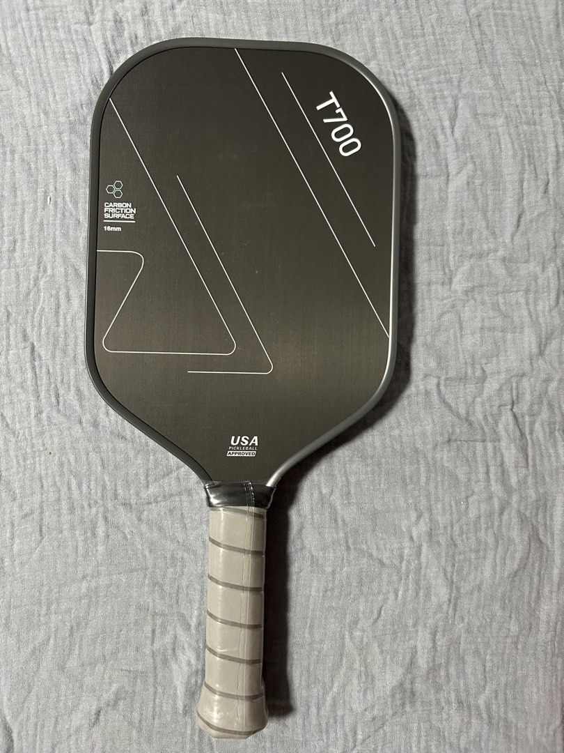 Pickleball paddles (Category: Racket and Ball Sports) located in Pasig City. Submitted by mmyjoy (Listing ID 1433343168, Image 2). Description: 800 each.