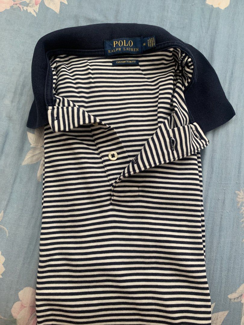 Ralph Lauren Slim Fit Polo (Category: Tshirts & Polo Shirts ) located in Pasay City. Submitted by yang_mg21 (Listing ID 1433334034, Image 1). Description: Good condition no flaws, 9/10.