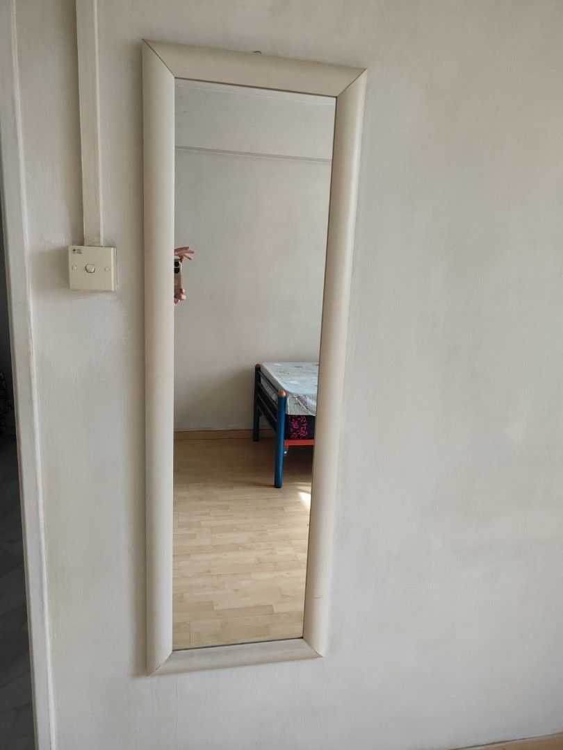 Rectangular Wall Mirror460757066318489600