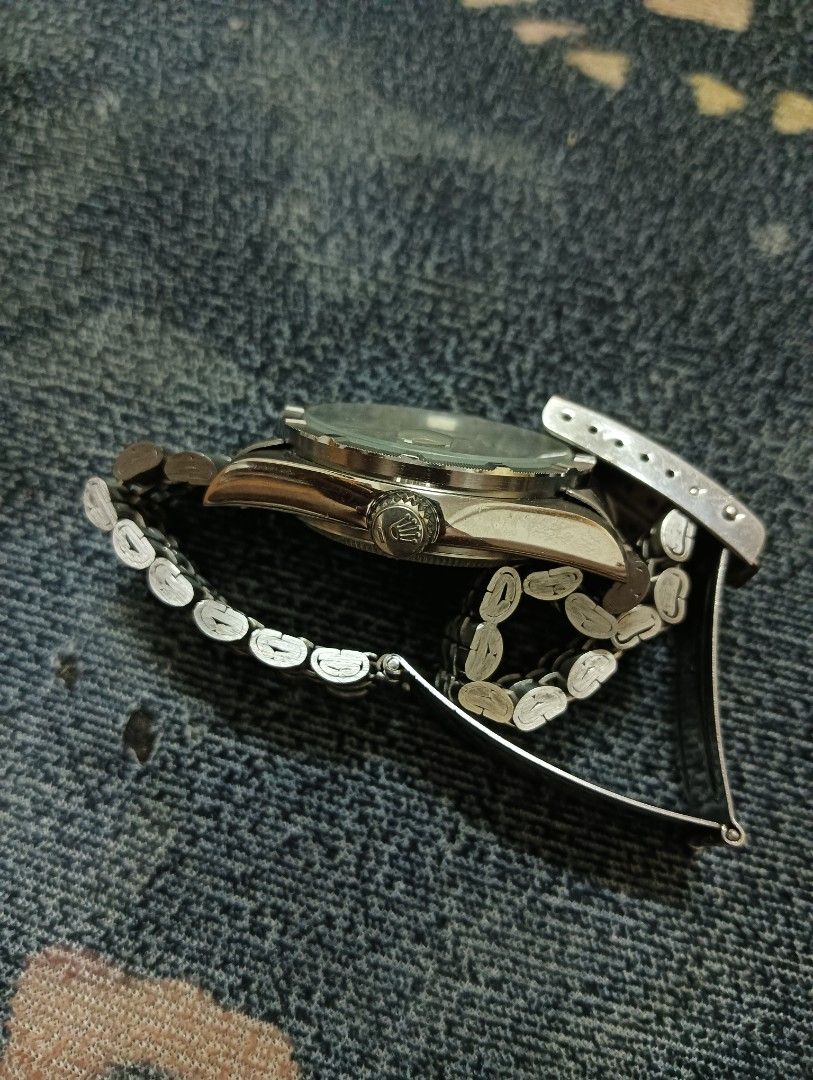 Rolex Automatic (Category: Watches) located in Kuala Lumpur. Submitted by niejeyz (Listing ID 1433215592, Image 3). Description: Jam running elok Date quick set ✅ jam gred Bagus ✅ Crown Lock✅ Cermin kaca✅ Cod segambut kL.