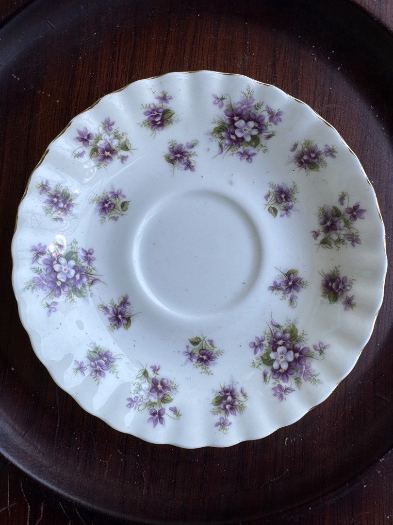 Royal Albert sweet violets saucer (Category: Coffee & Tea Tableware) located in Davao. Submitted by parteawares2 (Listing ID 1433252323, Image 1). Description: One piece Royal Albert sweet violets saucer bone china made in England .