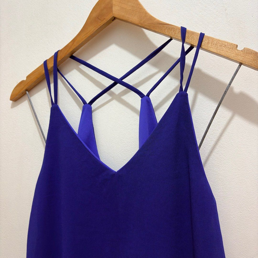 Royal blue V-neck strappy camisole (Size Medium) (Category: Sleeveless) located in Mandaluyong City. Submitted by aprils_botique (Listing ID 1433212231, Image 3). Description: FOR SALE: Royal blue V-neck strappy camisole (Size Medium) 🏷️💸 150 Pesos Only ✨Preloved ✨Good As New, No Issues RFS: Decluterring Size on tag: Medium Sheer Fabric with Inner (Double Fabric) Medida Size: Bust: 17inch Waist: 18inch Length: 20inch 📍 𝗟𝗼𝗰𝗮𝘁𝗶𝗼𝗻: Mandal