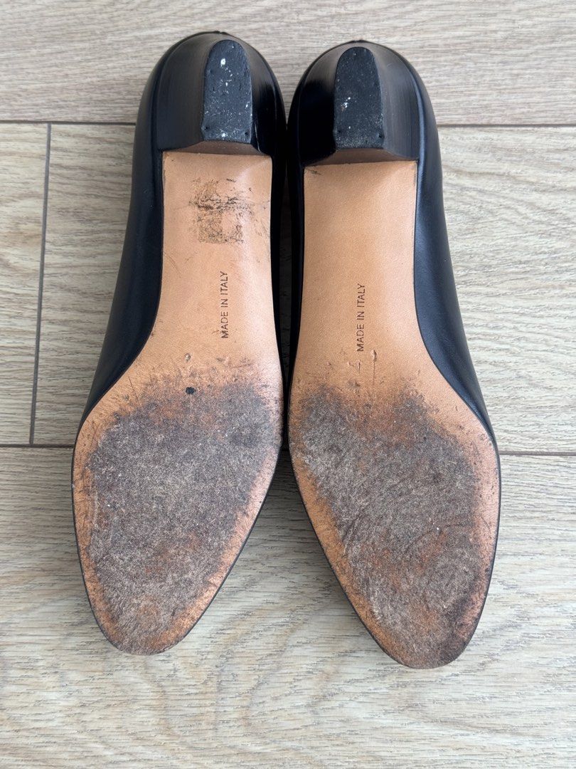 Salvatore Ferragamo shoes (Category: Sneakers & Footwear) located in Mandaluyong City. Submitted by clearanceaa (Listing ID 1433244621, Image 3). Description: Size 6. In good condition. .