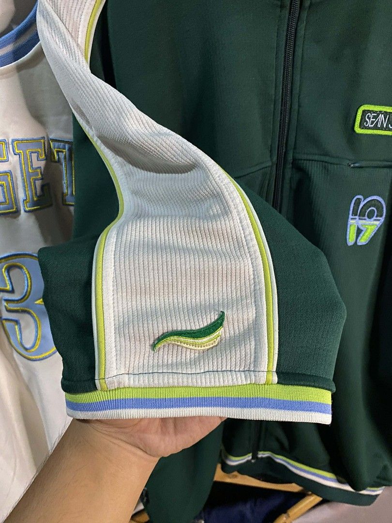 Sean john full Zip Warmer Jersey (Category: Tshirts & Polo Shirts ) located in Calasiao. Submitted by 2418cjzmoke (Listing ID 1433379351, Image 3). Description: Sean john Full Zip Warmer Jersey Size: Large Measurements Inches: Width: 28 Length: 33 Color rate: 9/10 Condition: Excellent Condition No issue heavy!.