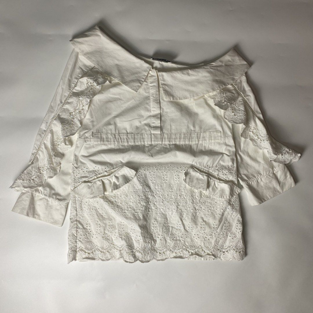 Self-Portrait Off Shoulder Asymmetrical Long sleeve Top (Category: Others Tops) located in Bacolod City. Submitted by rewear.conceptual (Listing ID 1433254413, Image 1). Description: Self-Portrait Off Shoulder Asymmetrical Long sleeve Top Condition: 9/10 Color rate: 9.5/10 Width: 19 Shoulder: 19 Sleeves: 24 Length: 28 Message seller if interested Always double check the items description before making an offer. Strictly no return/refund policy!.