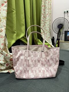(Category: ) located in . Submitted by ____ateeefah (Listing ID 1433360127, Image 1). Description: .