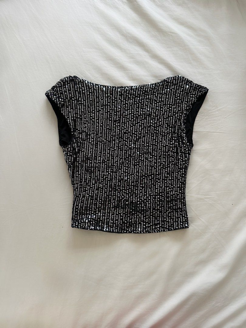 Y2K Sequin Black Backless Top & ROMWE Mini Denim Skirt (Category: Sets or Coordinates) located in Taguig. Submitted by zashascloset_ (Listing ID 1433310341, Image 2). Description: SEQUIN BACKLESS TOP (SHEIN) AND MINI DENIM SKIRT (ROMWE) SET Never been worn, No Damages MOP: GCASH/BPI .