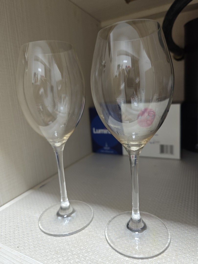Set of Two Elegant Wine Glasses