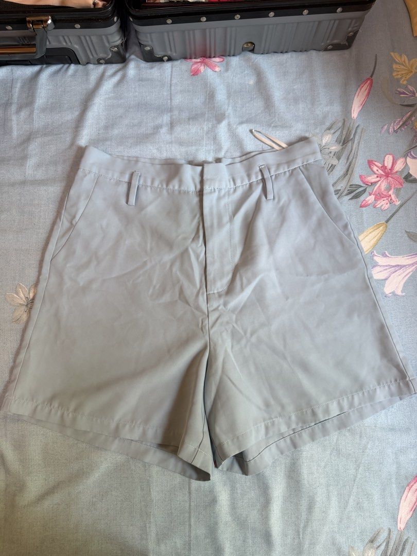 SG for wider classic Shorts - Size L (Category: Shorts) located in Cebu City. Submitted by hellomolly_ (Listing ID 1433345915, Image 1). Description: - Light blue shorts from SG - Size: L - Classic design - Button and zipper closure - Two front pockets, one back pocket - Perfect for casual wear - Cebu based .
