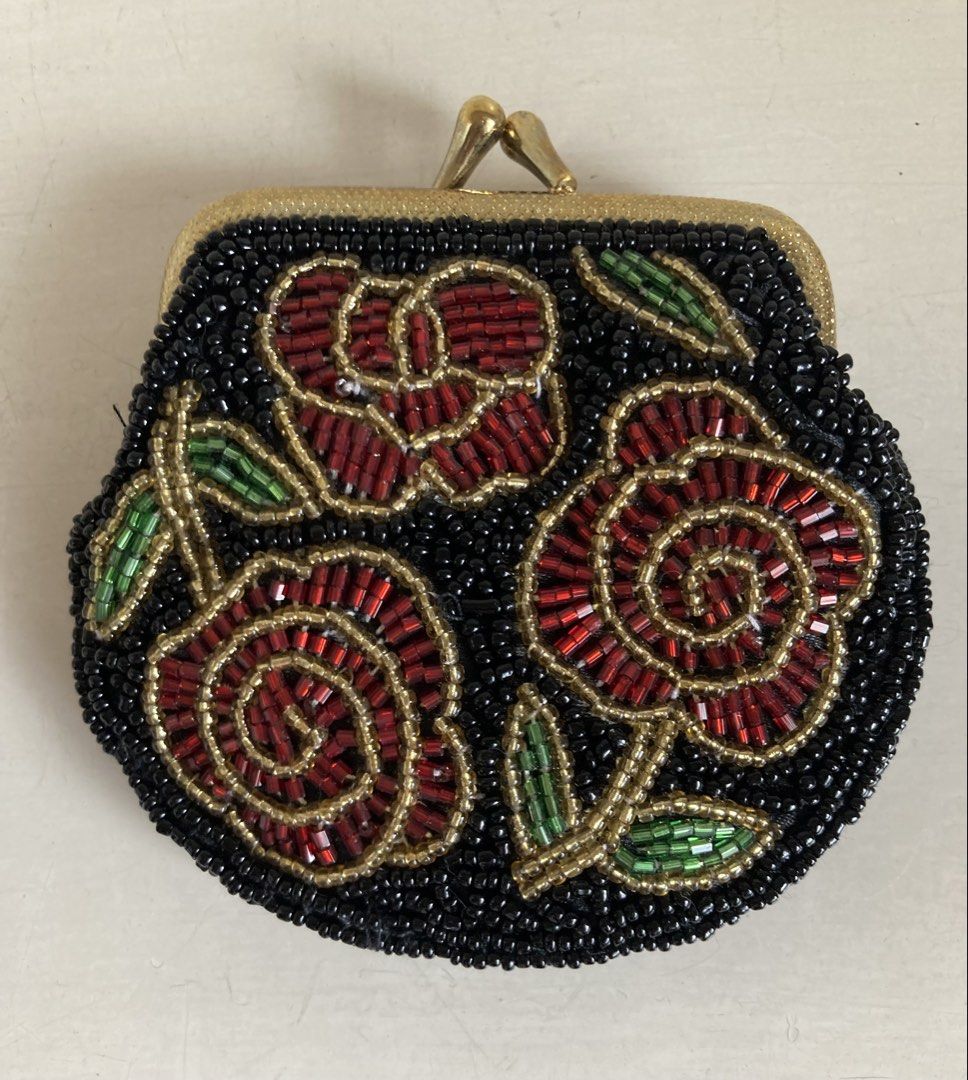 Small Beaded Coin Purse Wallet (Category: Wallets & Card holders) located in Manila. Submitted by daddythrifter (Listing ID 1433237493, Image 2). Description: Vintage coin purse Size: 3.5” x 4”.
