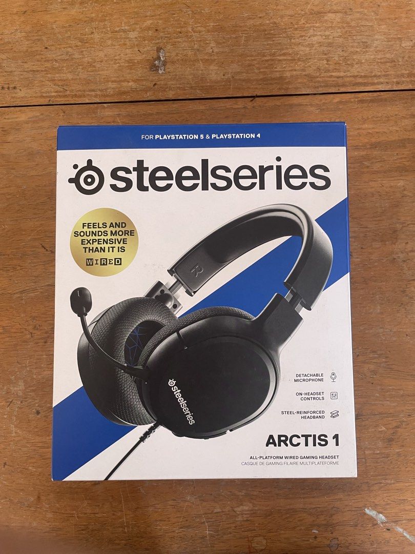 Steelseries Arctis 1 Headset (Category: Headphones & Headsets) located in Iloilo. Submitted by lulusclutter (Listing ID 1433373134, Image 1). Description: Condition: Good, lightly used with box Issue: Some wear and peeling on the inside of the ear cushion. .