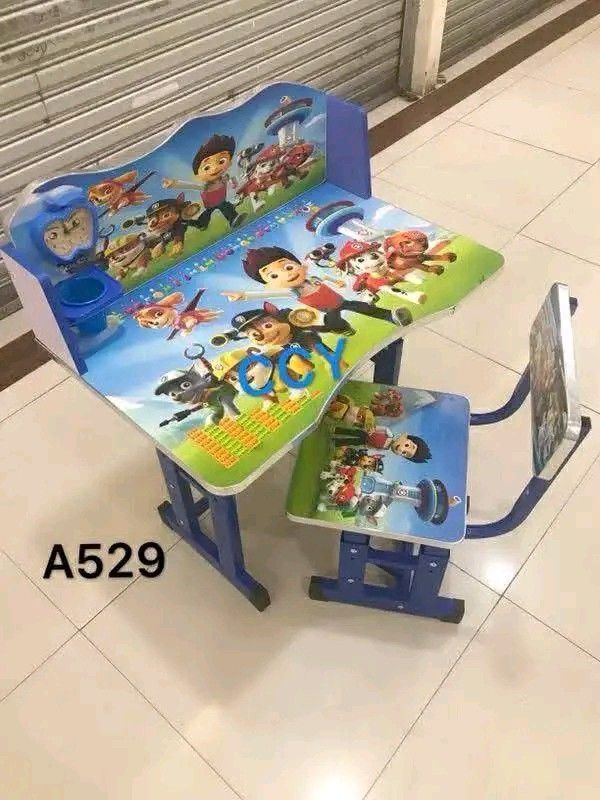 study table (Category: Kids Tables & Chairs) located in Manila. Submitted by asstditems (Listing ID 1433272938, Image 2). Description: KIDS STUDY TABLE SIZE ：70 CM X 45 CM X 67 CM 6 DESIGN AVAILABLE same-day delivery via lalamove gcash or cod payment ncr area godbless happy shopping.