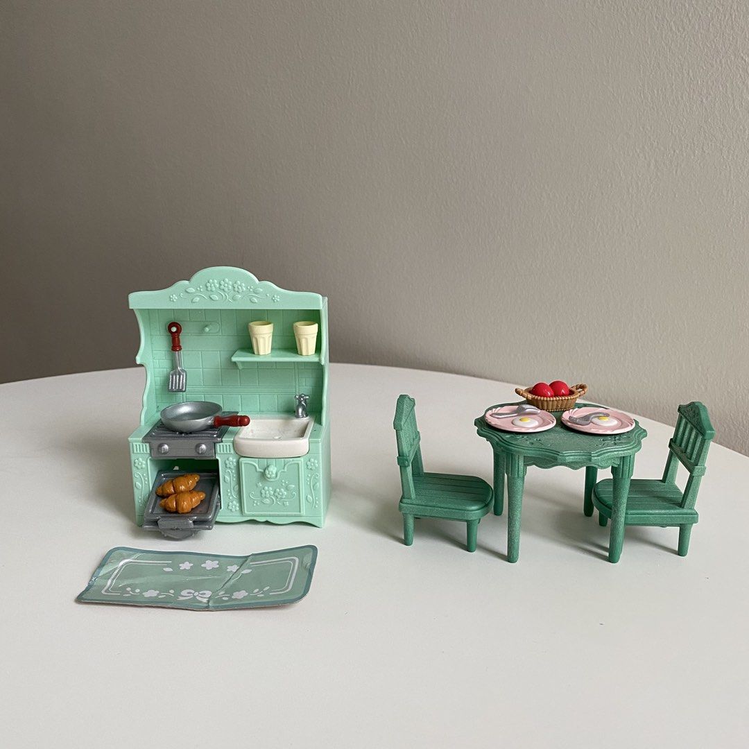 Sylvanian Families Kitchen Set Preloved (Category: Kids Toys) located in San Pedro. Submitted by jellybean.co (Listing ID 1433318785, Image 1). Description: .
