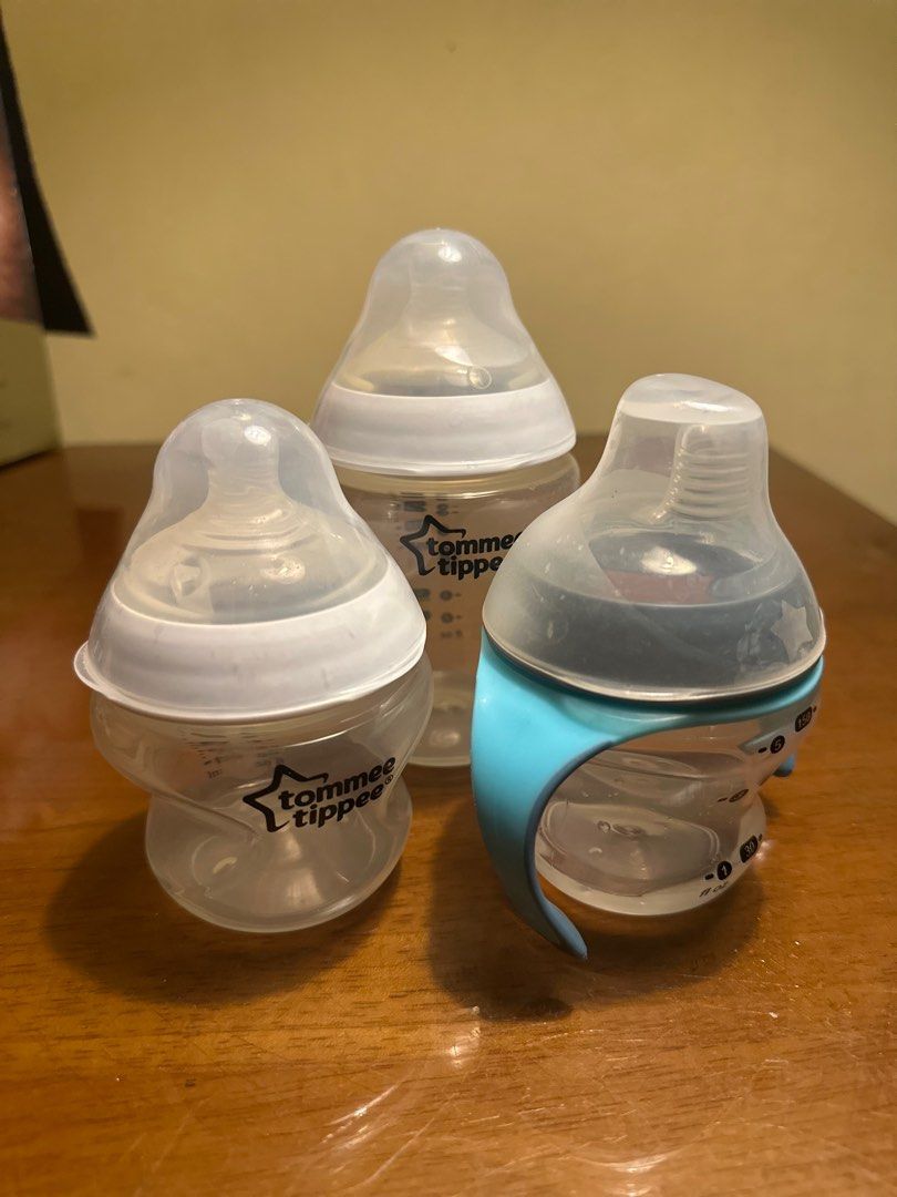 Tommee Tippee Bottles (Category: Breastfeeding & Bottle Feeding) located in Pasay City. Submitted by icemc (Listing ID 1433314903, Image 2). Description: 1 - 9oz bottle 1 - 5oz bottle 1 - Training Cup with handle.