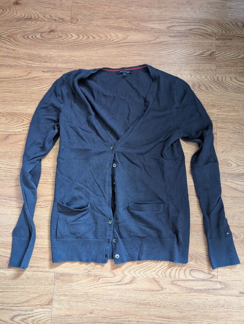 Tommy Hilfiger Navy Cardigan (Category: Coats, Jackets and Outerwear) located in Manila. Submitted by ysvirtucio (Listing ID 1433273991, Image 1). Description: Details: -Never Worn -Size S Location: Antipolo .