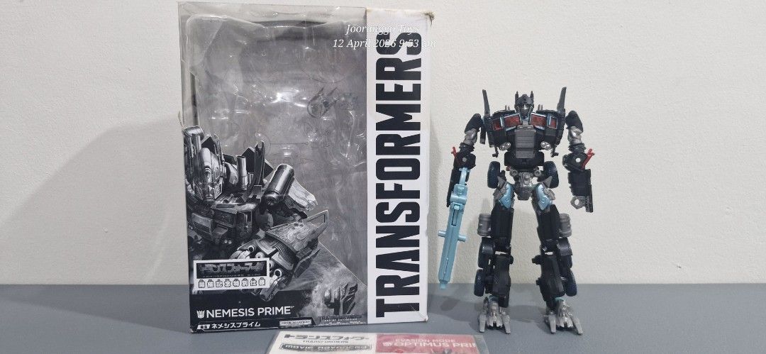 Transformers AOE Nemesis Prime World Expo Exclusive (Category: Figurines & Statues) located in Mandaluyong City. Submitted by jooranggotoys (Listing ID 1433302429, Image 1). Description: Transformers Age of Extinction Evasion Nemesis Prime Transformers expo - exclusive This was release as an event exclusive only. Rare figure 100% Original not the deformation copy. Good condition and tight joints Complete. The only issue are the box - bad box. (Bo