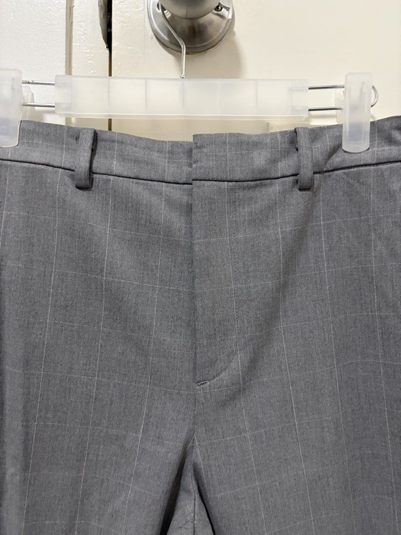 Uniqlo Gray Plaid Trouser Pants (Category: Other Bottoms) located in Marikina City. Submitted by bea.dnns (Listing ID 1433328129, Image 2). Description: Waist 26" Length 35".