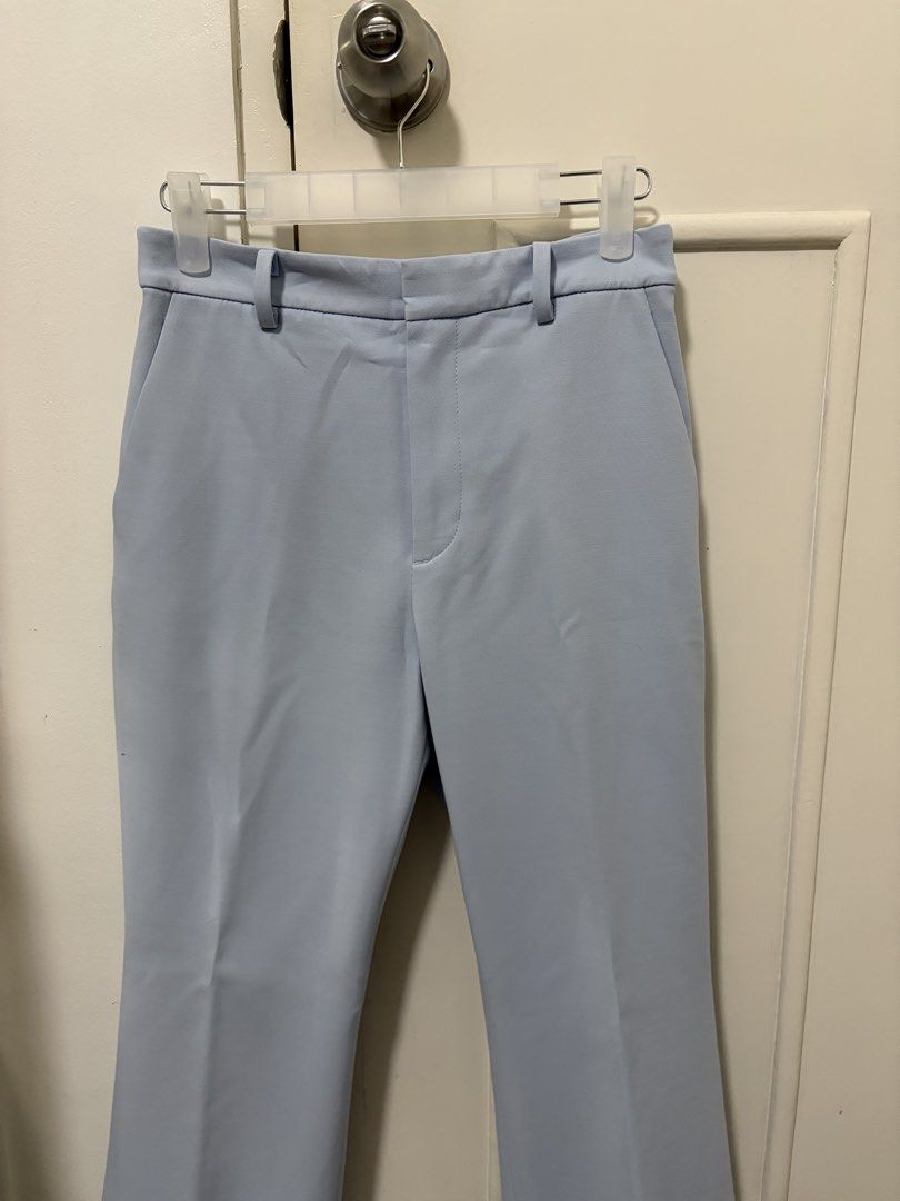 Uniqlo Light Blue Flare Pants (Category: Other Bottoms) located in Marikina City. Submitted by bea.dnns (Listing ID 1433326376, Image 2). Description: Waist 26" Length 35".