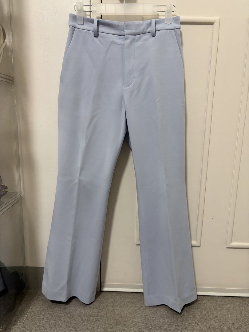 Uniqlo Light Blue Flare Pants (Category: Other Bottoms) located in Marikina City. Submitted by bea.dnns (Listing ID 1433326376, Image 1). Description: Waist 26" Length 35".
