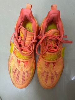 （分類：）位於 。 由 sneakerbro 提交（商品編號 1433352975，圖片 1）。簡介： 。