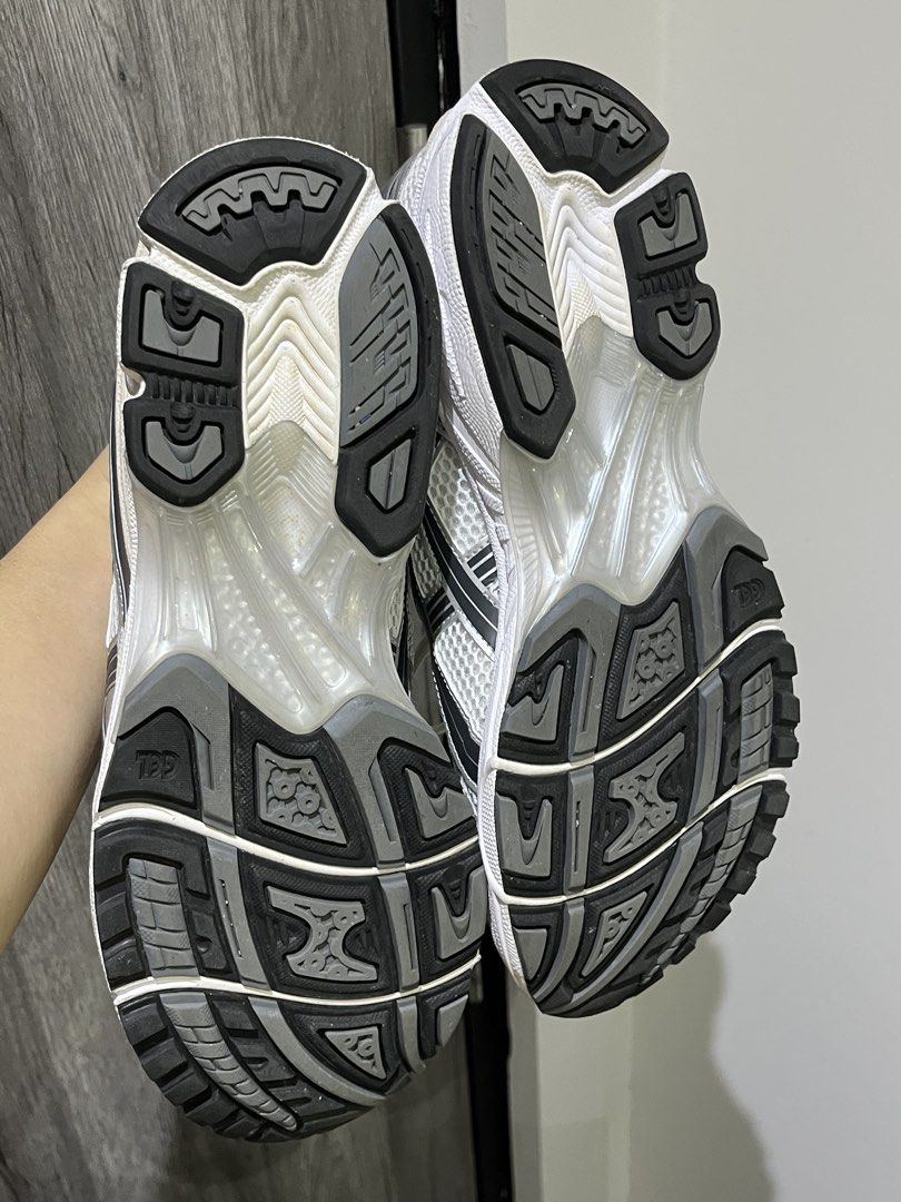 (us11.5/uk10.5) asics gel kayano 14 white graphite grey (Category: Sneakers) located in Singapore. Submitted by sm0rgasb0ard (Listing ID 1433296035, Image 3). Description: authentic light use helping dad clear no box can nego self collect.