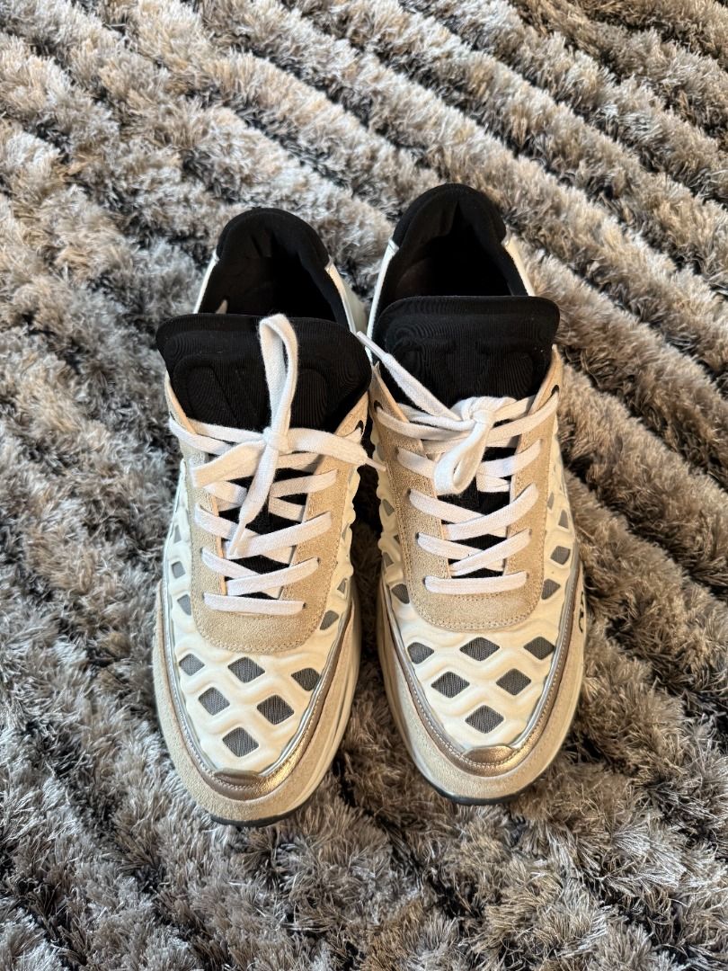 Valentino Gumboy Sneakers (Category: Sneakers & Footwear) located in Muntinlupa City. Submitted by clauisstuff (Listing ID 1433232433, Image 1). Description: 100% AUTHENTIC Valentino Garavani 'Gumboy' sneakers Rarely used Current Retail Price: PHP 53,000 - White, beige, and black - Diamond-patterned upper - Features Valentino logo on side and sole - A mix of calf leather, suede overlays, and breathable mesh inserts RFS: Decluttering MOP: BDO/BPI/