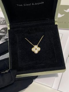 (Category: ) located in . Submitted by lovelotsluxury (Listing ID 1433276347, Image 1). Description: .