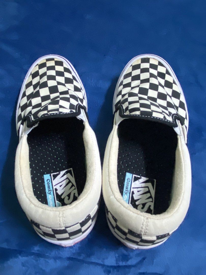 Vans (Category: Sneakers) located in Johor Bahru. Submitted by msyazwan99 (Listing ID 1433385337, Image 3). Description: Kasut jarang pakai jual sebab dah tk muat size perempuan. Cod jb boleh atau postage pon boleh. .