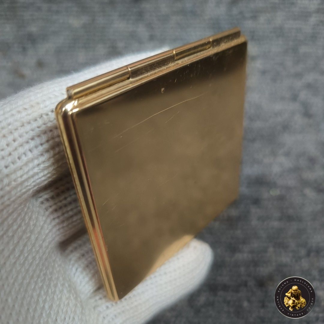 Vintage Ainu Compact Mirror (Category: Mirrors) located in Meycauayan. Submitted by ka_luma (Listing ID 1433211123, Image 3). Description: .