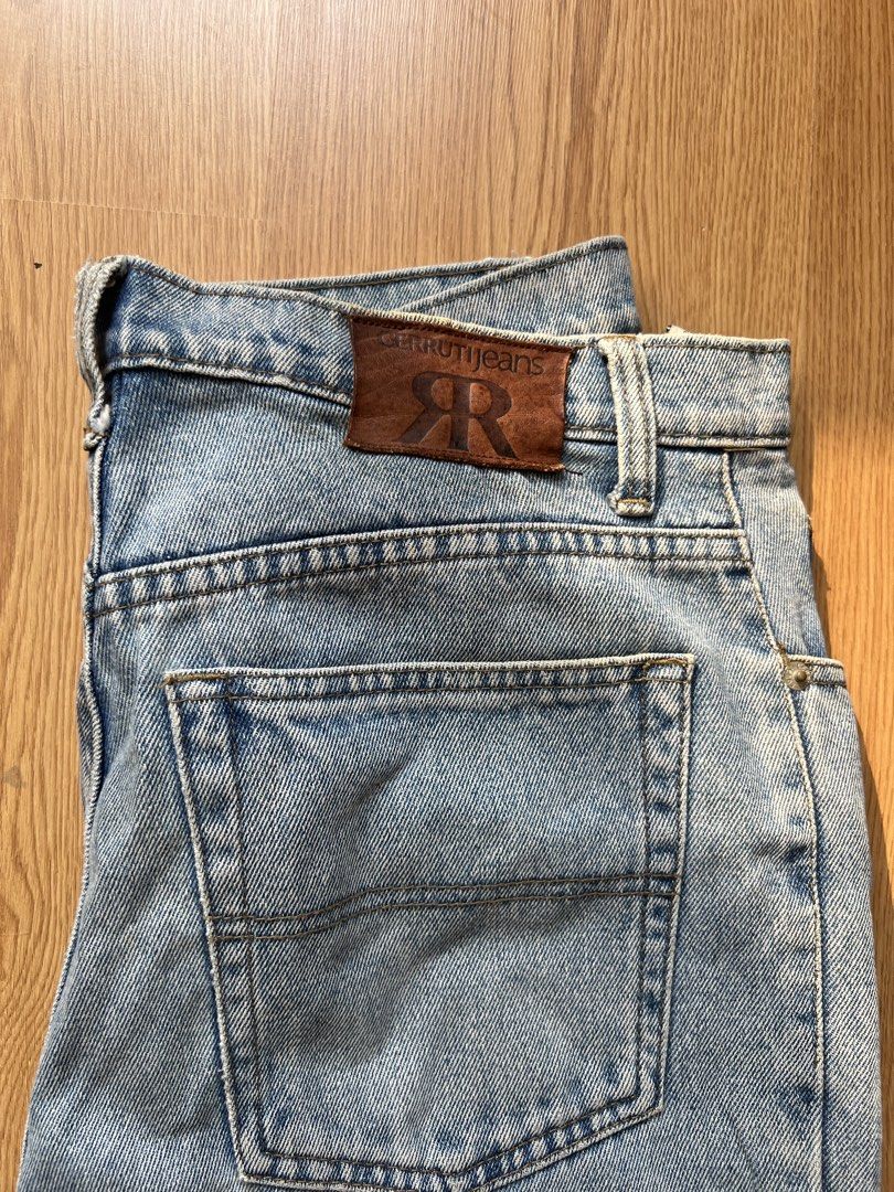 vintage original cerruti jeans (Category: Jeans) located in Taguig. Submitted by vientagefindz (Listing ID 1433239556, Image 2). Description: These Cerruti Jeans are crafted from a light-wash denim and feature a distinct embossed leather patch on the back displaying the brand name and logo..