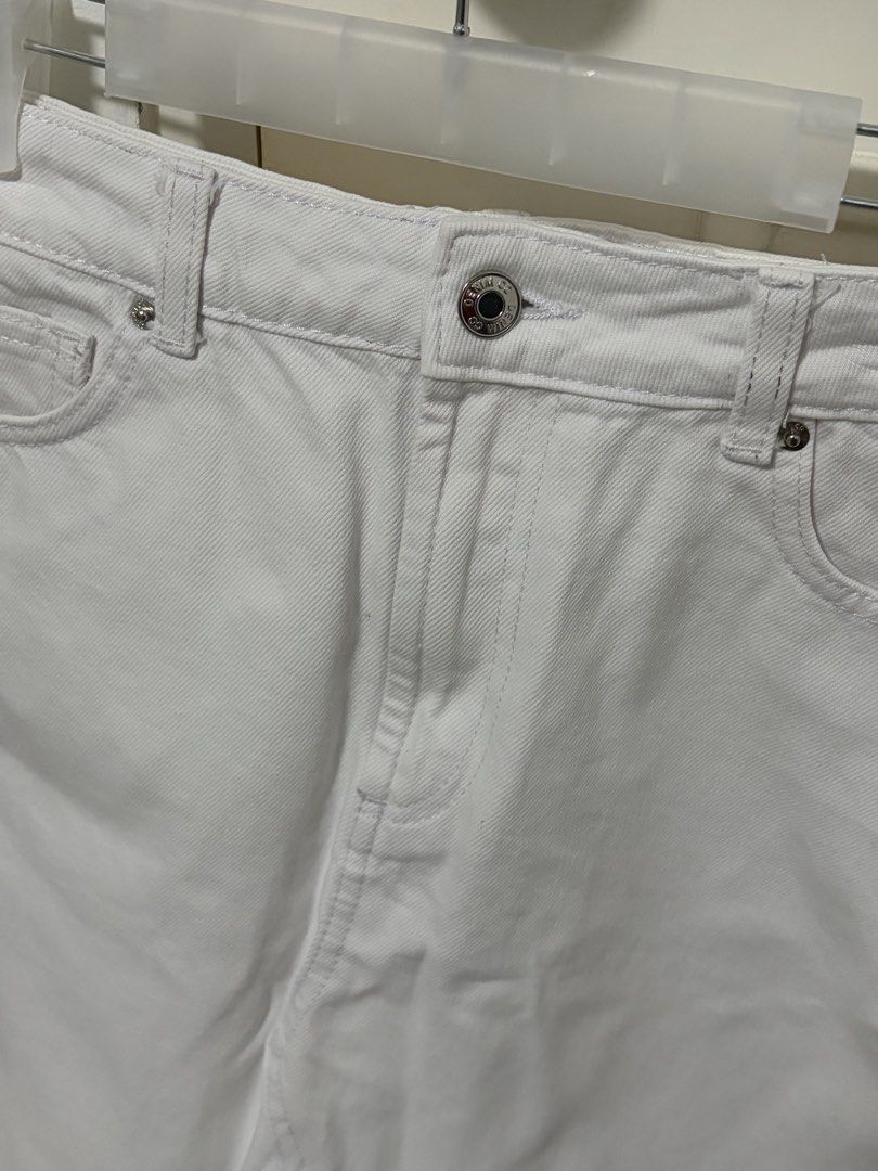 White Denim Skirt - Size 28 (Category: Skirts) located in Marikina City. Submitted by bea.dnns (Listing ID 1433317020, Image 2). Description: .