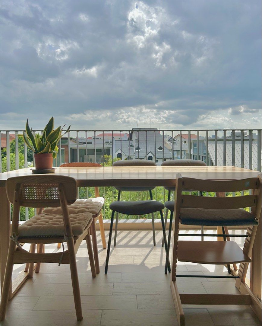 Solid Wood Dining Table (Category: Tables & Sets) located in Singapore. Submitted by jiawei2333 (Listing ID 1433376617, Image 3). Description: - Beautiful Ash Wood dining table bought from China with retail price over 1000 bucks - measures 1.8m length x 0.9m width x 0.75m height - with scratches. Not for fussy Selling to clear space. Self collection only.