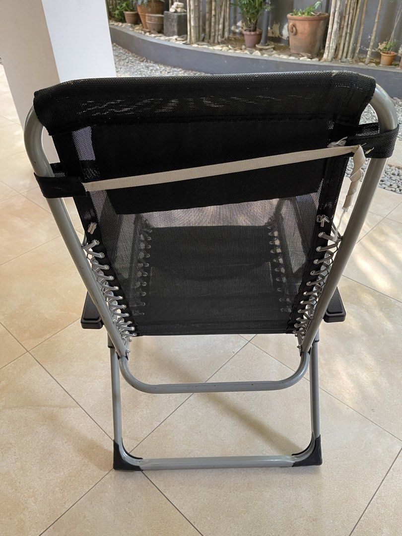 Zero Gravity Reclining Chair (Category: Chairs) located in Manila. Submitted by jacob.so (Listing ID 1433237012, Image 3). Description: - Reclining chair with headrest - Sturdy metal frame - Breathable mesh seat and back - Includes armrests - Foldable design for easy storage - Ideal for indoor and outdoor use.