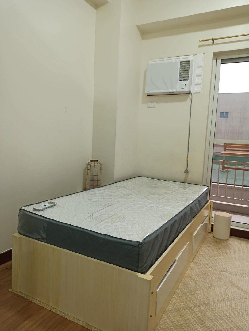 1 bedroom for sale in Capitol Commons! (Category: Apartments & Condos) located in Muntinlupa City. Submitted by dragonprimeassets (Listing ID 1433450521, Image 3). Description: 1 bedroom for sale in Pasig City! Details: Area : 27.50 sqm 1-BR with balcony Mezzanine Level selling bare with water heater and range hood only plus 1 parking slot Location : DMCI Lumiere Residences Pasig Blvd Selling Price : 6.2M, inclusive of CGT Book a viewing now! For