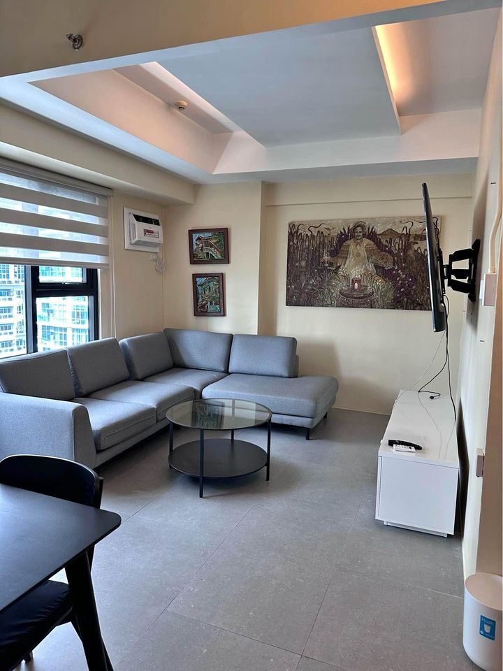 1BR Unit For Rent - The Fort Residences (Category: Apartments & Condos) located in Makati City. Submitted by vsg.realestate (Listing ID 1433403250, Image 1). Description: 🔆 1BR Unit For Rent - The Fort Residences 📌Property Details 26th Floor 1BR 2TB 78 sqm Fully Furnished 1 Parking Slot 📌Features 2BR Loft converted to 1BR Loft Nearby Places: Blue Sapphire Residences, Bellagio Towers, Forbeswood Heights, Verve Residences 🏷 Asking Price: ₱ 75,0