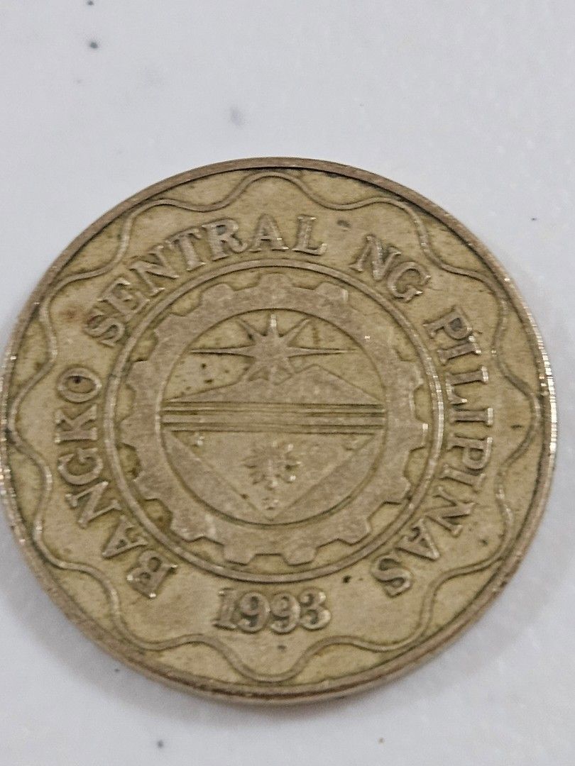 5 Piso Coin 1999 and 1998 (Category: Currency) located in Caloocan City. Submitted by rm.diaz (Listing ID 1433428747, Image 2). Description: Philippine 5 Peso coin, with protective case - Date: 1999 - Reverse 1993 Bangko Sentral ng Pilipinas logo Reverse: "Bangko Sentral Ng Pilipinas".