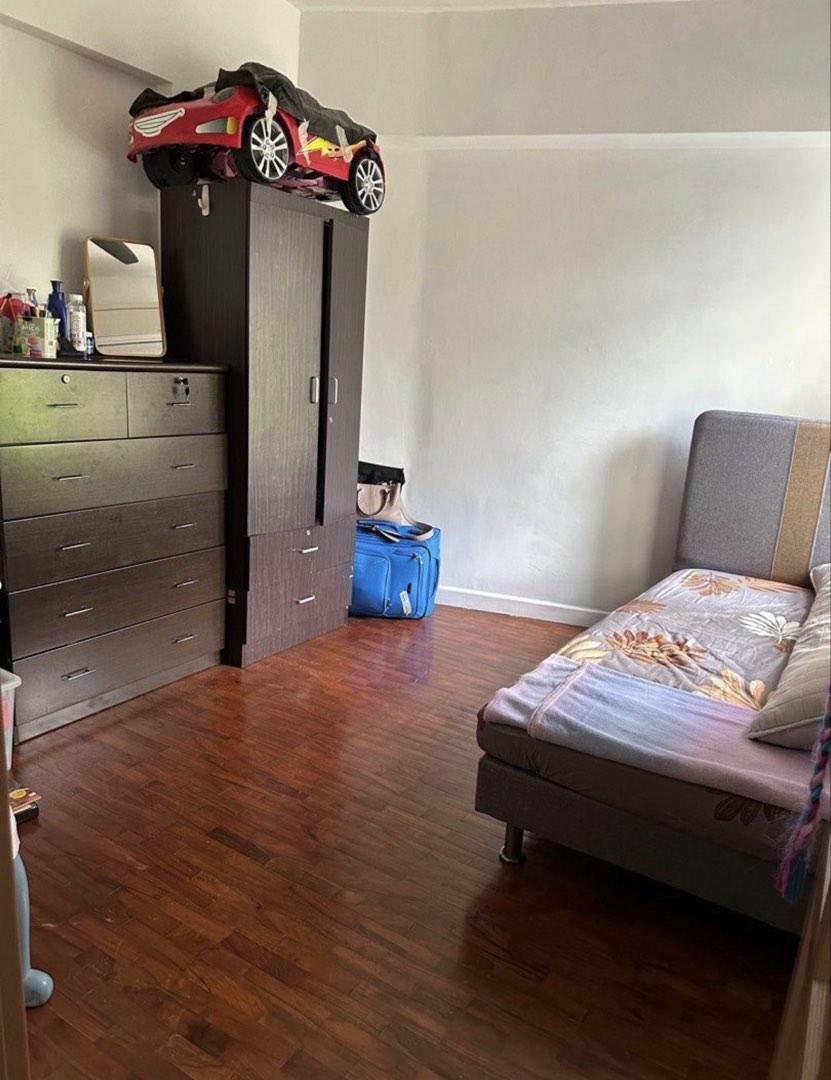 (Category: ) located in . Submitted by reloved_27 (Listing ID 1433430989, Image 1). Description: .