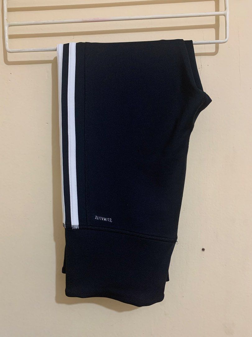 Adidas Climalite 3-Stripes Leggings (Category: Activewear) located in Manila. Submitted by coolstuffonlyyy (Listing ID 1433515077, Image 3). Description: - Adidas Climalite leggings - Black with white stripes - Adidas logo detail - Size S; length: 75cm - High waistband - One inner small pocket - Cropped length - Made in Indonesia ‼️ ɴᴏ ʀᴇᴛᴜʀɴ/ɴᴏ ᴇxᴄʜᴀɴɢᴇ ᴘᴏʟɪᴄʏ ‼️ ɴᴏ ᴄᴀɴᴄᴇʟʟᴀᴛɪᴏɴ ᴏꜰ ᴏʀᴅᴇʀꜱ.