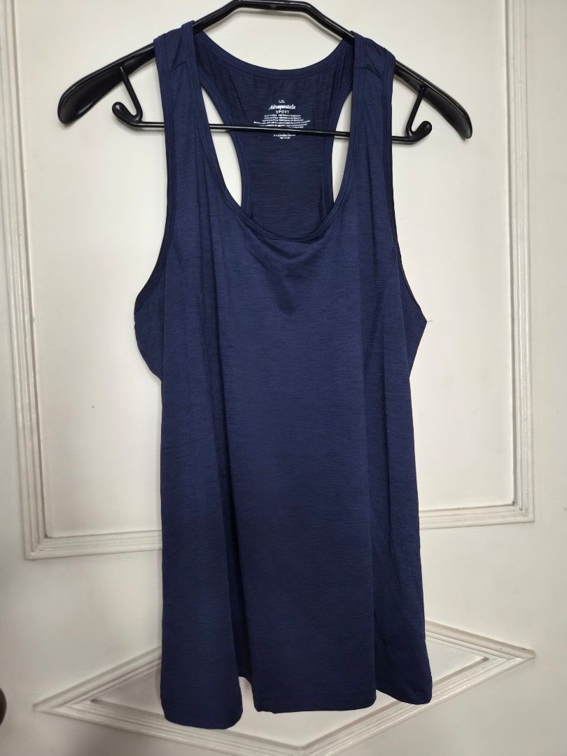Aeropostale - Dark Blue Tank Top (Large) (Category: Activewear) located in Las Pinas. Submitted by ajbash (Listing ID 1433516259, Image 1). Description: Length - 25.5 inches Width - 20 inches.