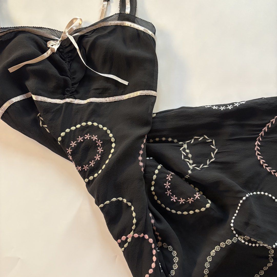 BCBG black silk ribbon midi dress (Category: Dresses) located in Quezon City. Submitted by kaelian_couture (Listing ID 1433524513, Image 2). Description: SUPER PRETTY NO WW S-SEMI MED CUT TAG.