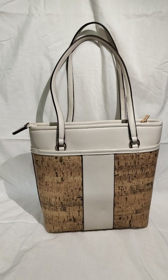 Anne Klein Whipstitch White Medium Tote Bag (Category: Tote Bags) located in Pasay City. Submitted by k.kstore (Listing ID 1433535592, Image 2). Description: Original Anne Klein Tote Bag from USA..