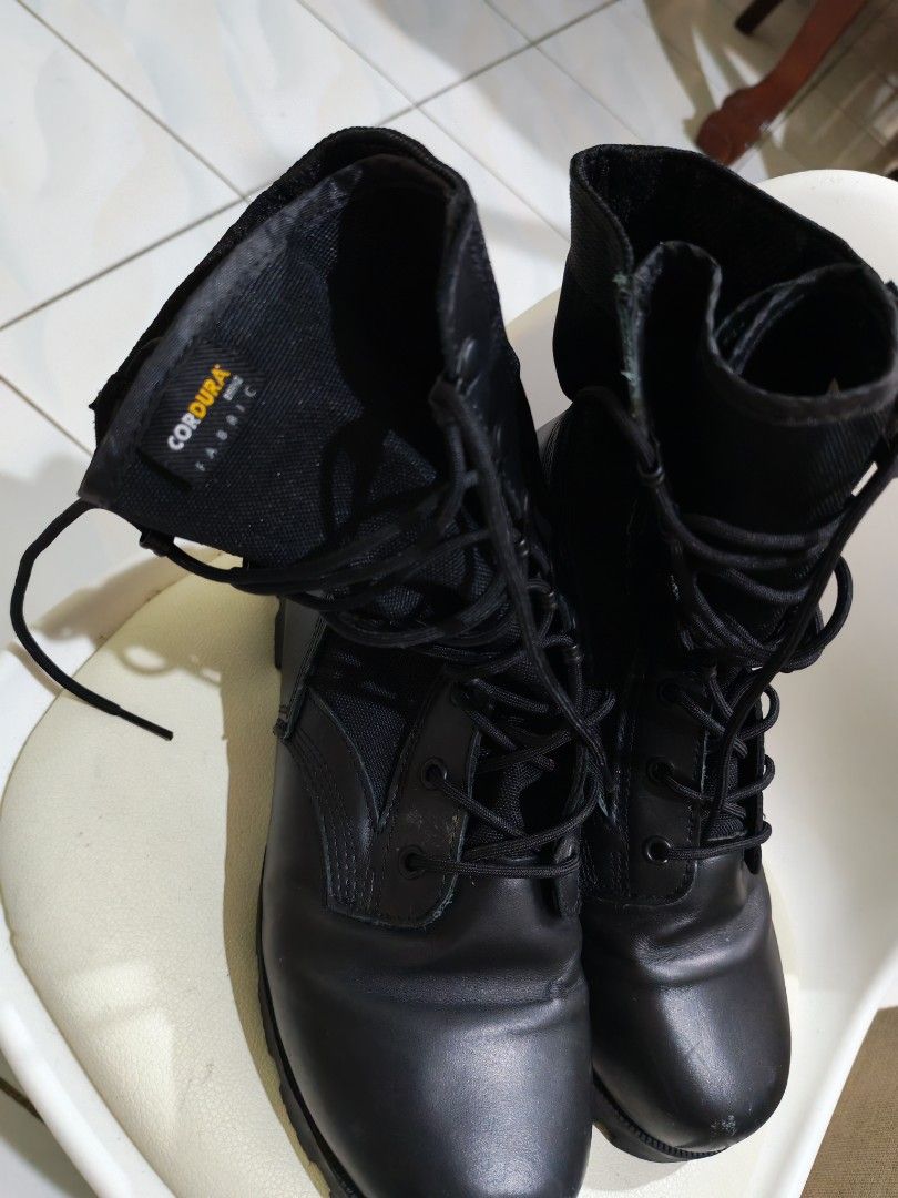 Asiaon Black Combat Boots (Category: Boots) located in Manila. Submitted by dmnica (Listing ID 1433410643, Image 1). Description: - Asiaon combat boots - Black color - Lace-up design - Cordura fabric - Size: US 9, UK 8, EUR 42 - Ideal for outdoor use.