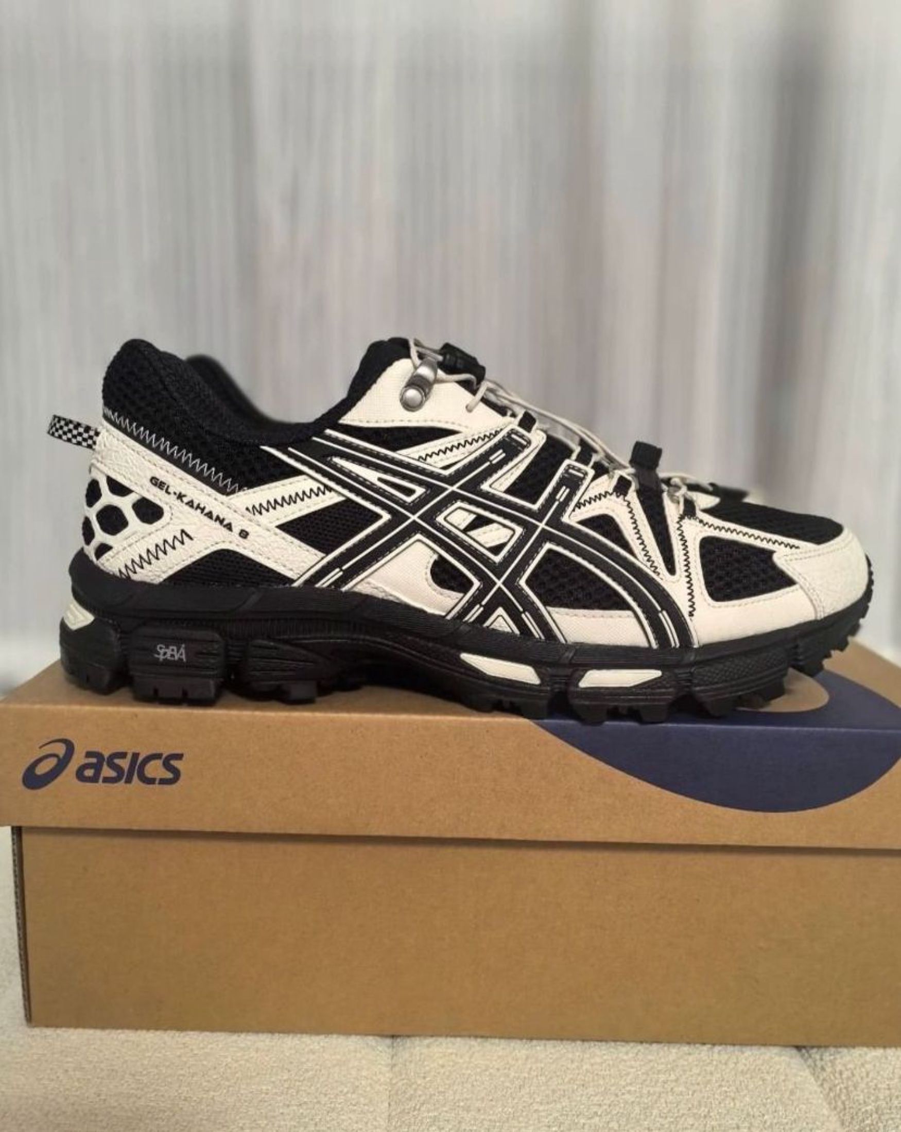 Asics Gel-Kahana 8 FL Outdoor Breathable Running Shoes Black White (Category: Sneakers) located in Singapore. Submitted by kofiercecloud (Listing ID 1433580911, Image 3). Description: 🔖 Featured Asics | Asics Gel-Kahana 8 FL Outdoor Breathable Running Shoes Black White New ✓ Free Ship ✓ COD ✓ 3-Day Confirm ✓ Chat me to order 🛒.