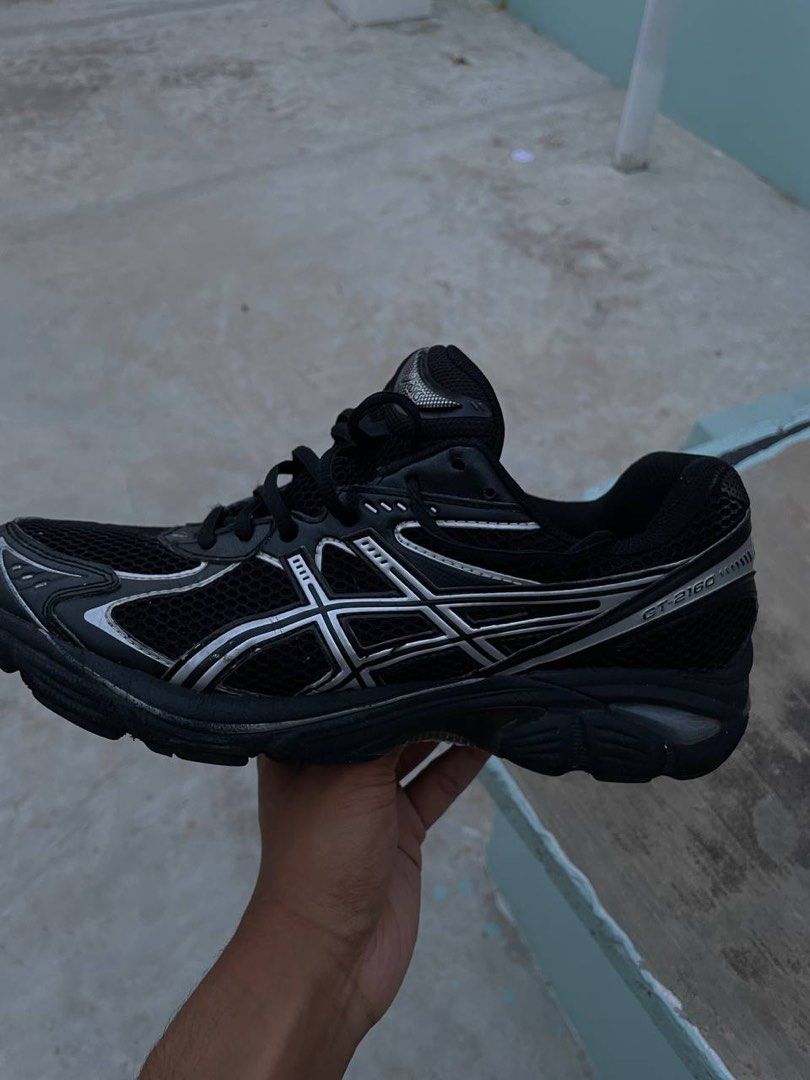 Asics GT-2160 Black (Category: Sneakers) located in Singapore. Submitted by rushilll (Listing ID 1433546749, Image 1). Description: - Used Asics GT-2160 running shoes used few times still in good condition.