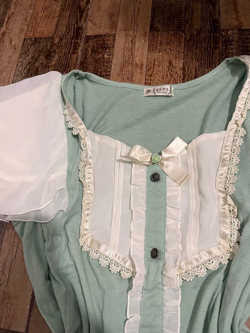 Axes Femme blouse (Category: Blouses) located in Tacurong. Submitted by herstyleee (Listing ID 1433438008, Image 2). Description: Axes Femme blouse size Medium.