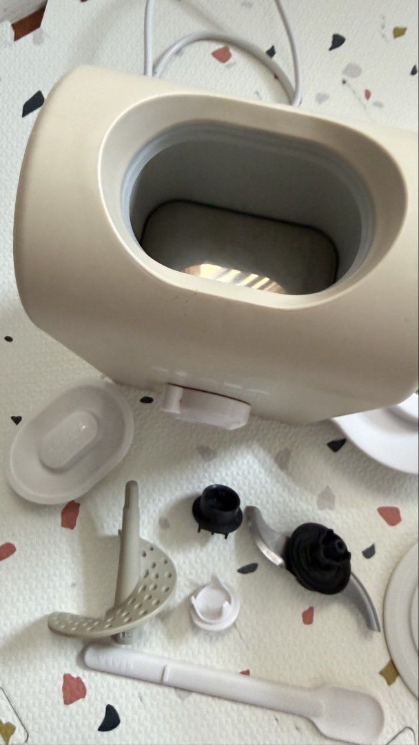 Beaba Babycook Express Food Processor (Category: Weaning & Toddler Feeding) located in Paranaque City. Submitted by mtrb0104 (Listing ID 1433431332, Image 3). Description: No box, with manual, super good deal!!! Need to let go kesa mabulok sa taguan..