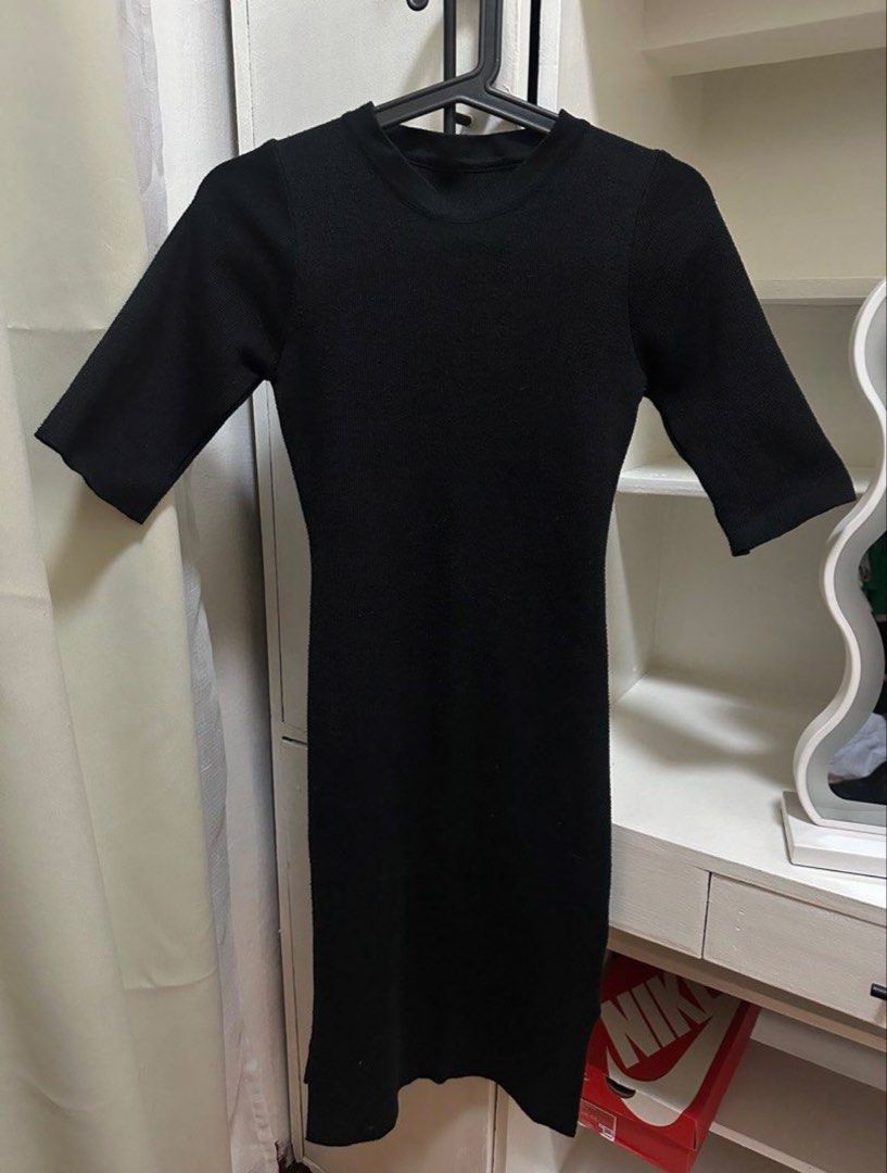 Black Knitted Side Slit Bodycon Fitted Dress (Category: Dresses) located in Quezon City. Submitted by katdeclutters (Listing ID 1433498486, Image 3). Description: XS-medium Length - 38" Width - 13" Super stretchable For reference: height - 4'11" / 150cm weight - 42kg bust - 34B waist - 24-25" hips - 34" 📍QC.