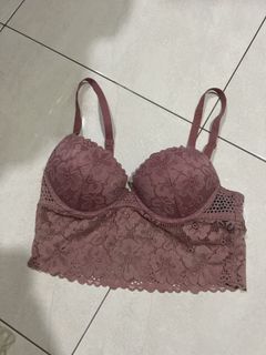 (Category: ) located in . Submitted by clearmywardrobe2 (Listing ID 1433476445, Image 1). Description: .
