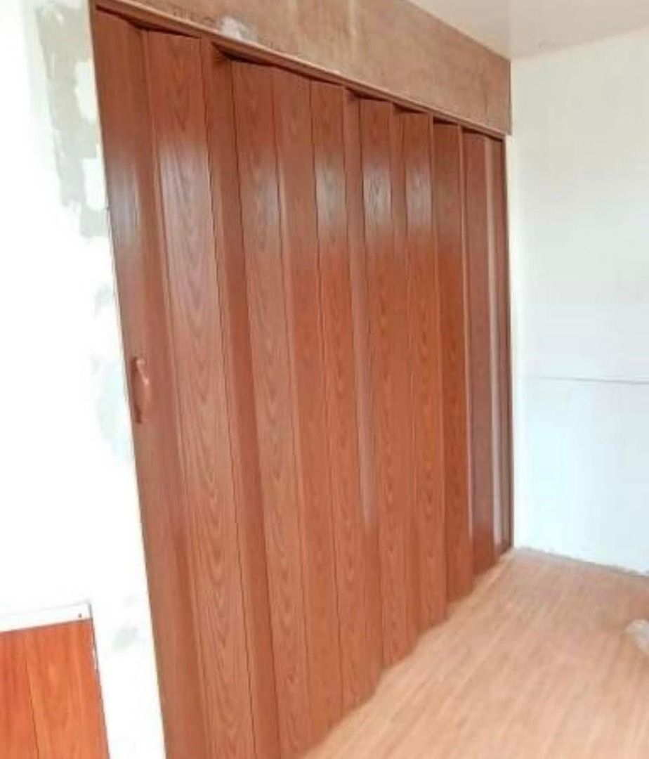 Brown Accordion Door-Mahogany (Choco) (Category: Other Home Furniture) located in Caloocan City. Submitted by zenerrr333 (Listing ID 1433444656, Image 1). Description: - Brown folding door - Vertical wood grain pattern - Features a handle - Made of durable material-PVC - Ideal for various interior spaces W=220cm, H= 209cm, 56sqft .