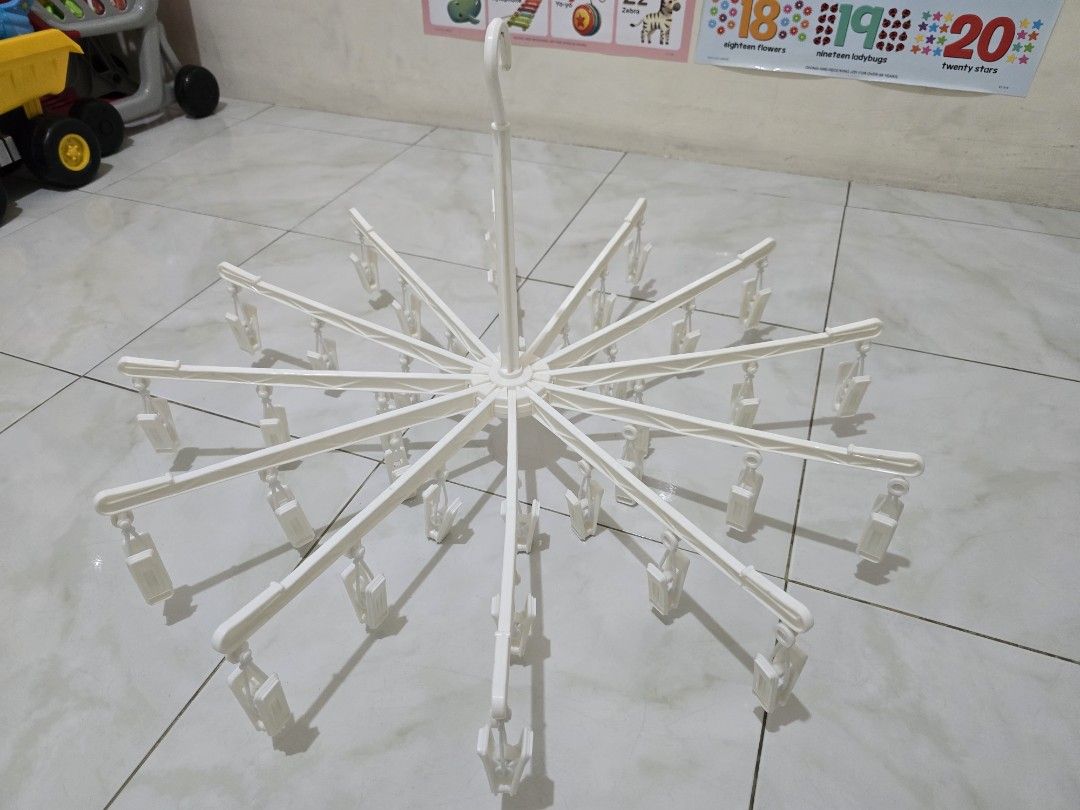 Cascade Umbrella Hanger with 36 clips (Category: Hooks & Hangers) located in Santa Rosa. Submitted by analynlacson (Listing ID 1433483950, Image 3). Description: 300 each 2 for 500 .